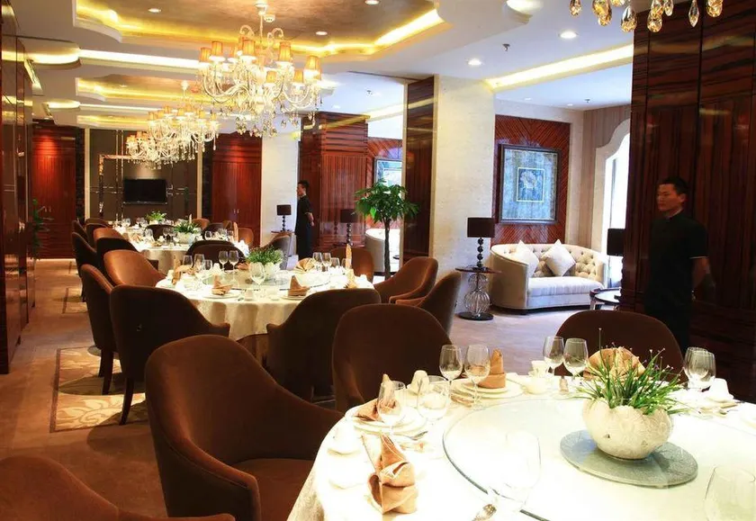 Titan Central Park Hotel - Image 1
