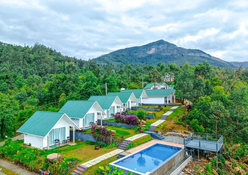 Gardenia Pool Resort Kanthalloor by VOYE HOMES Mountain View Stay Near Bhramaram view Point - Image 1