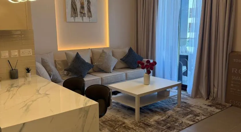 Elegant 1BR Apartment in Al Mouj - Image 1