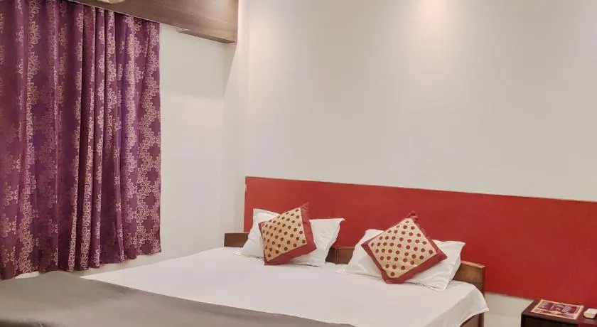 Phoenix Lodge - Image 1