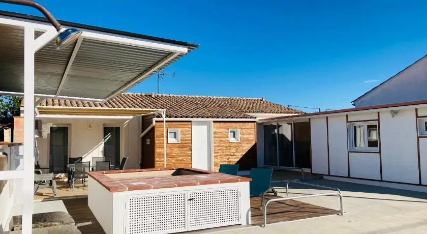 Gite Blanco y Madera - Image 1