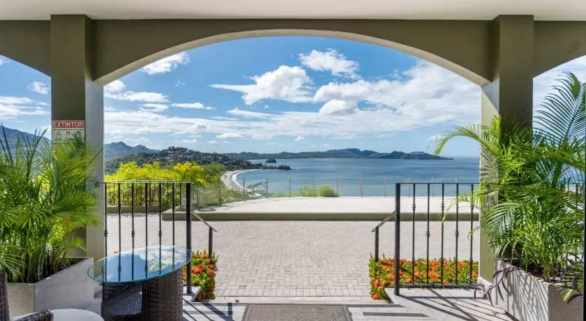 Luxury Condo with Panoramic Ocean Views, Sparkling Infinity Pool, and Modern Open-Concept Design - Image 1