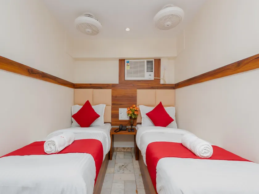 Hotel KGN Near CST Railway Station Mumbai and Haj House Mumbai Near Crawford Market Mumbai - Image 1