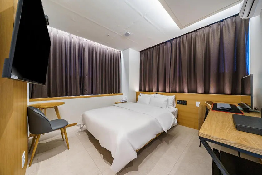 Incheon (Soraepogu) Hotel The Gray - Image 1