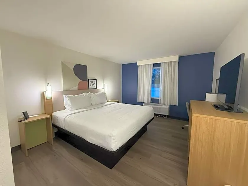 The Hamburg Hotel - Image 1