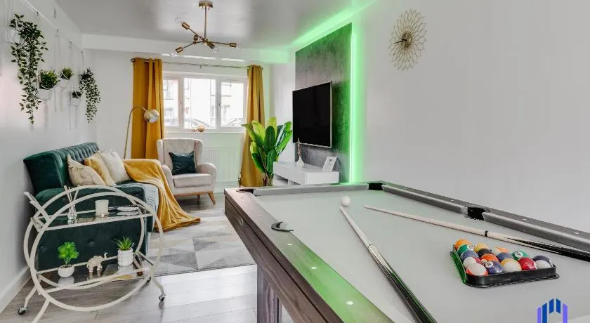 Spacious 5BR - Coop Live & Etihad - Pool Table - Image 1
