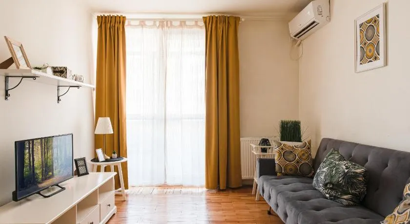 Ultracentral Apartment with City View - Bucharest Old Town - Image 1