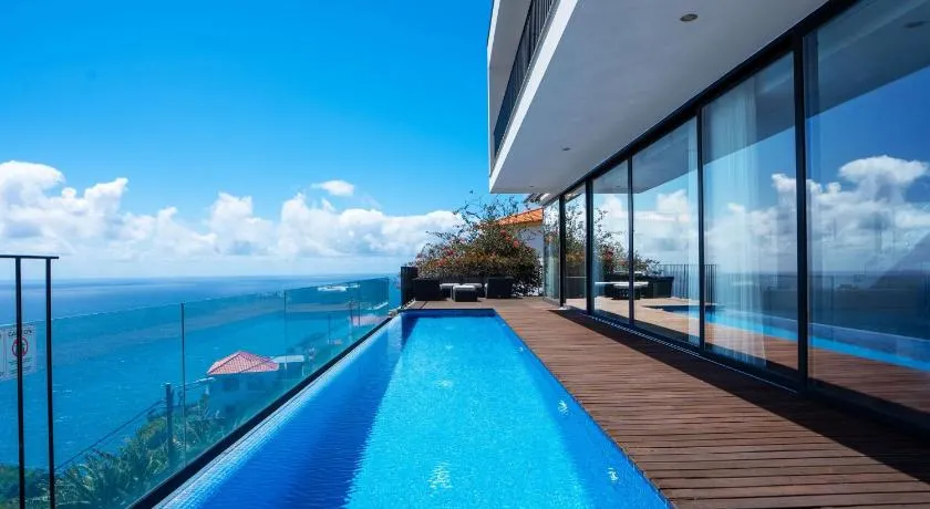 Ocean Sight - Infinity Pool Villa by LovelyStay - Image 1