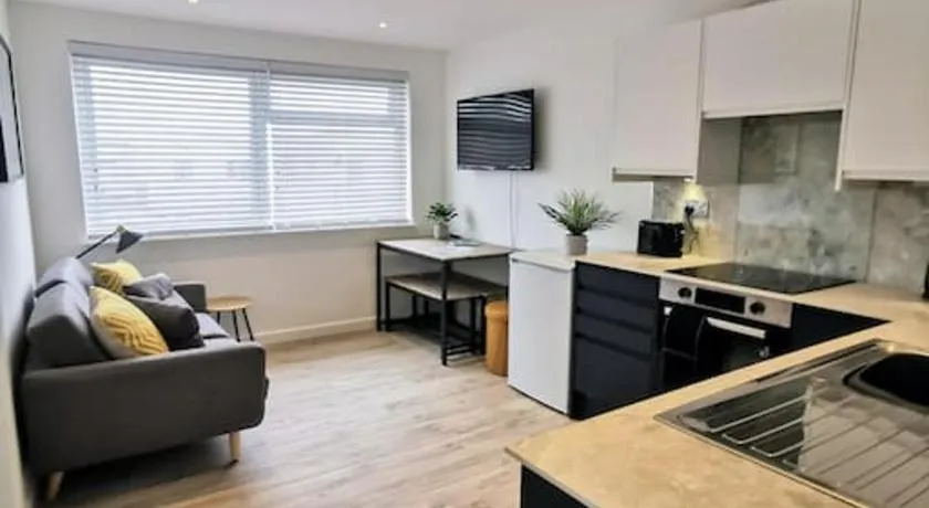Eastern Green Apartment, Penzance - Beach access and Parking - Image 1