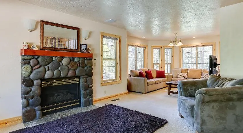 3 Mt Baker Lodge Style Home - Image 1
