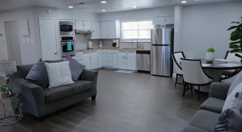 Spacious Family Home Near DFW Airport - Entire Home - Image 1