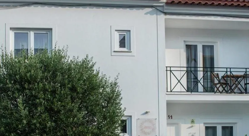 Raminhos Guest House - Image 1