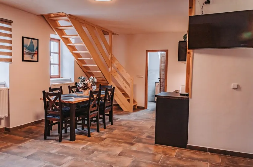 Stylish Tylda Cottage with a hot tub and grill - Image 1