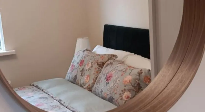 Stylish Comfortable - Image 1