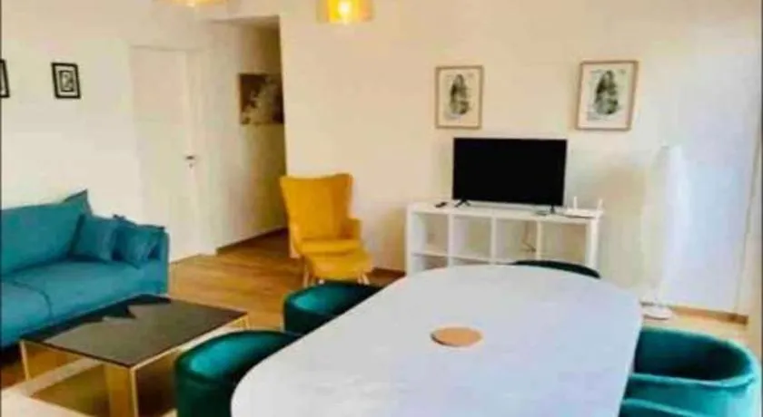 High-End 3BR w terrace, garden&parking - Image 1