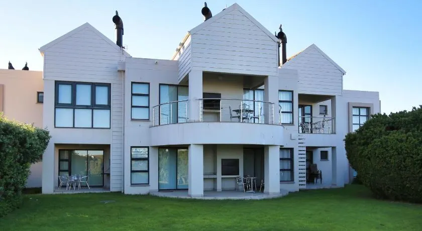 Ellefsen Golf Suite 106, Langebaan, 4-sleeper - Image 1