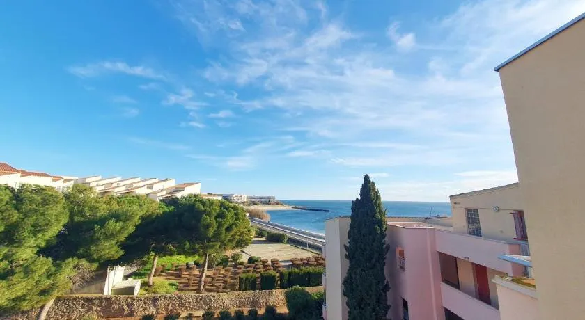 Confortable 2 pièces à Sète près de la mer avec terrasse et parking privé - Image 1