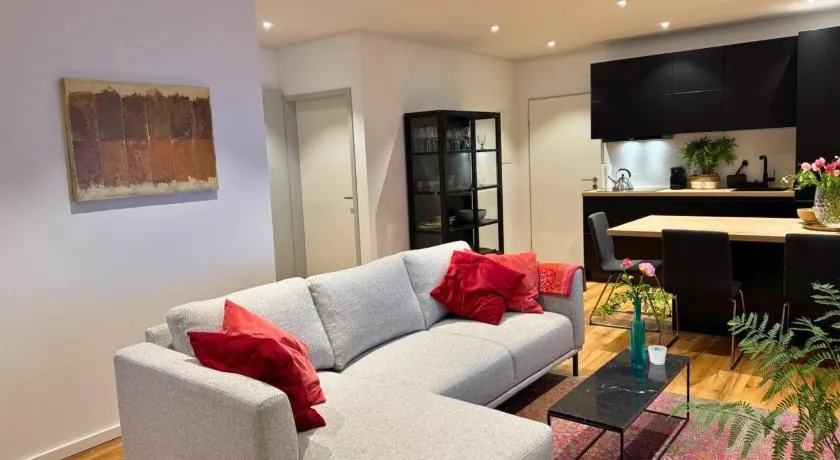 Top Apartment in Kranenburg - central & quiet - terrace and large windows - incl parking, fast WiFi, Box-Spring bed, washer & dryer, Netflix - Image 1