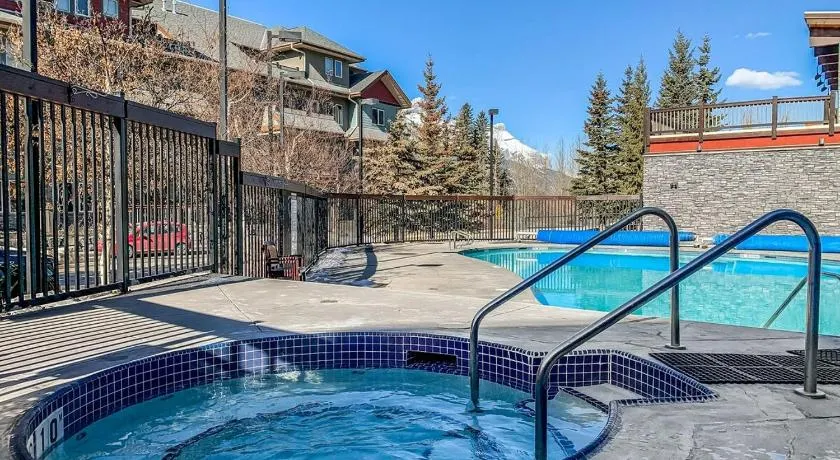 One Bedroom Mountain View Condo - Lodges at Canmore - Image 1