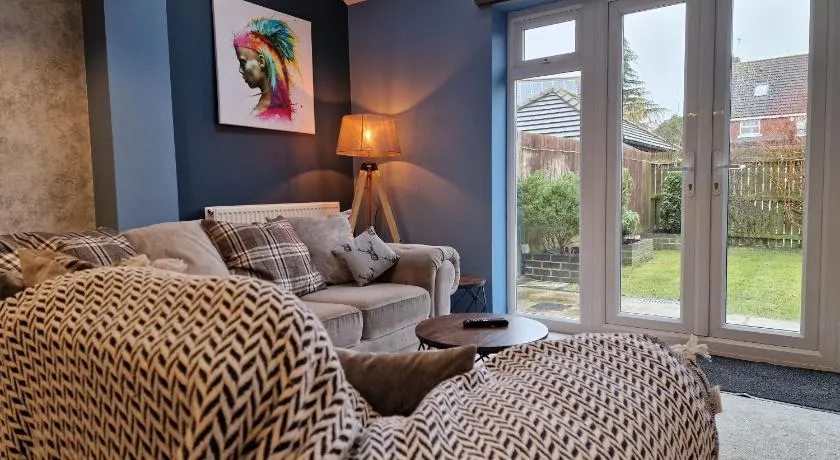 Hornscroft Park - Contemporary luxury and style - Image 1