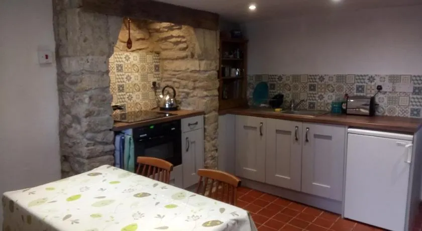 Swan walkers cottage - Image 1