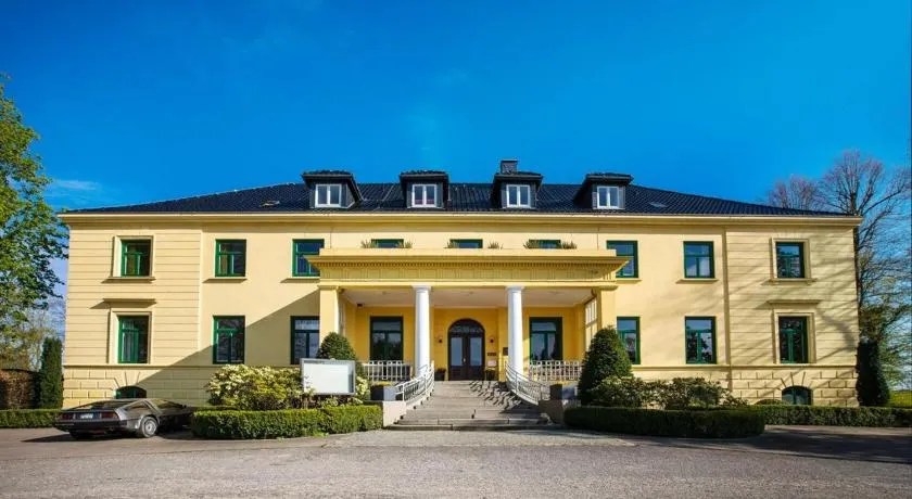 Schloss Harkensee - Image 1