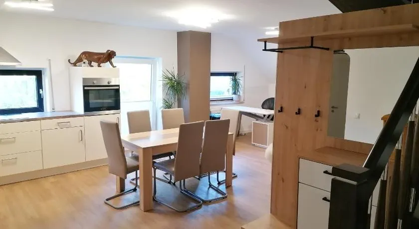 Gemütliche Wohnung auf 2 Etagen - Image 1