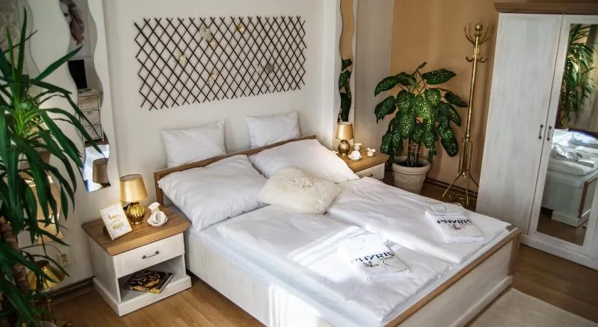 Beauty-Spa Apartment - Image 1