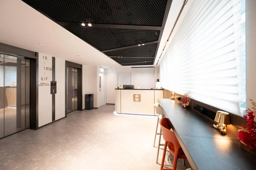 Harbour Bay Hotel - Image 1