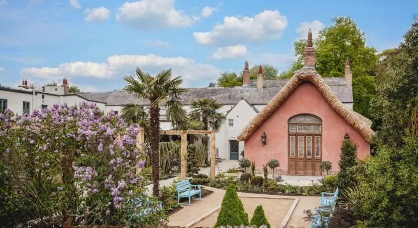 Le Petit Chateau & William de Percy - Image 1