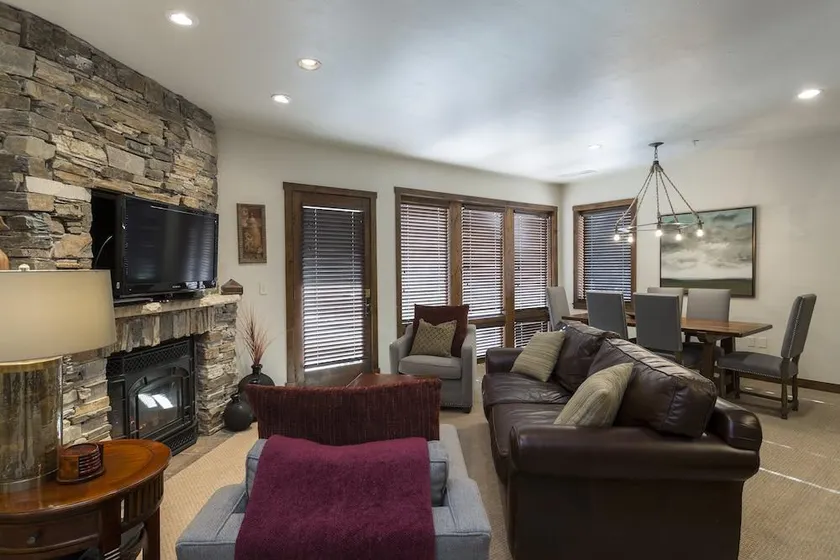 2 Bedroom Condo with Spa - Silver Baron Lodge - Image 1