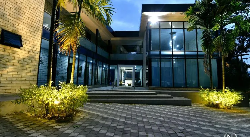 Home Boutique Natural Paradise - Image 1
