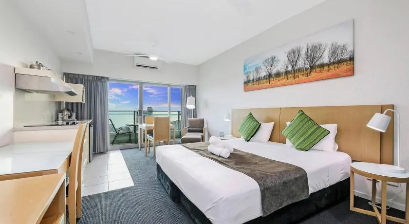 '18th in the Clouds' CBD Resort Living with Pool - Image 1