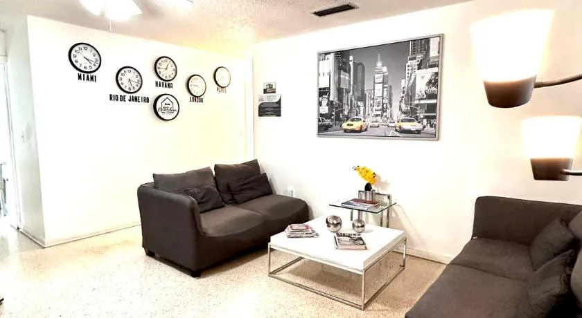 Miami House - Image 1