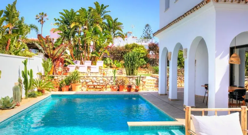 Design Villa | Sleeps 10 | 100m to Beach | Heated Pool | Underfloor heating  - Image 1