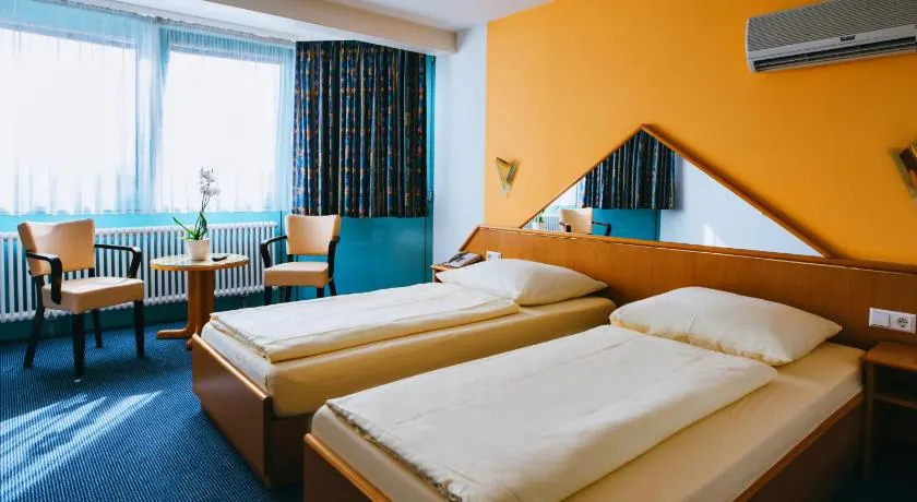 Hotel Central - Image 1