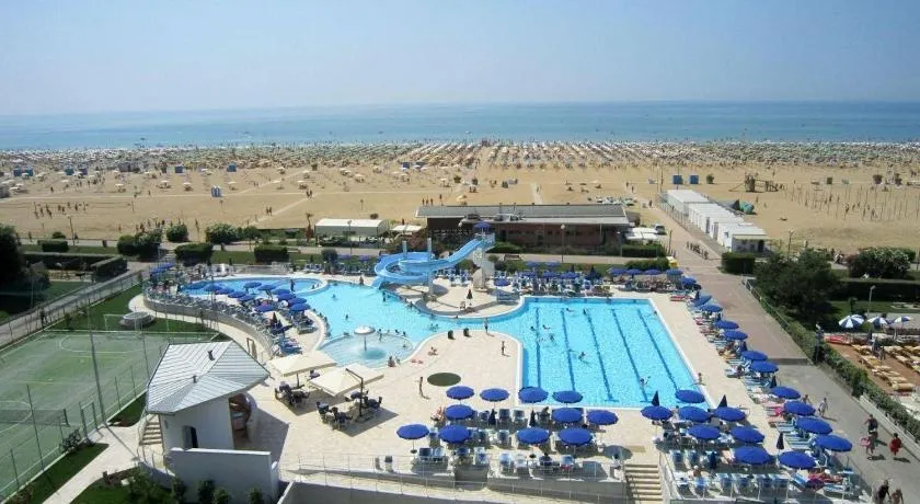 Hotel Lido Bibione Beach - Image 1