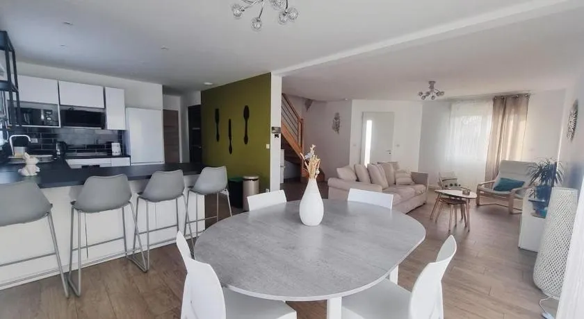 Superbe Maison avec jardin - Image 1