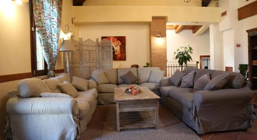 La Puraza Comfort Rooms - Image 1