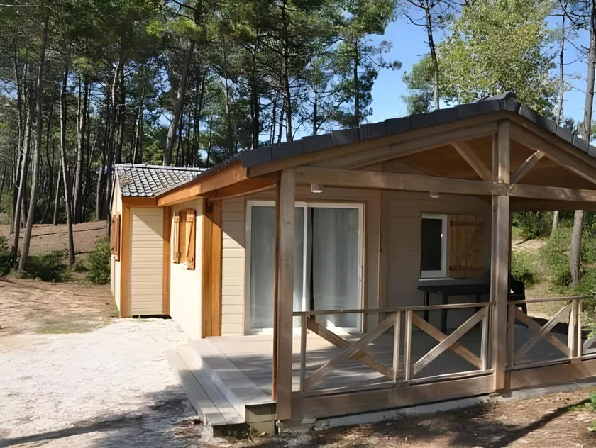 Le Domaine des Pins - Image 1