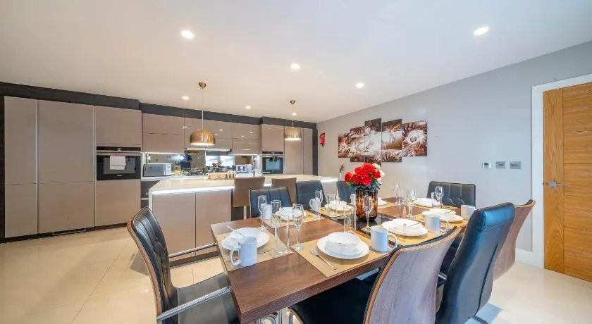*RA7C* For your most relaxed & Cosy stay + Free Parking + Free Fast WiFi * - Image 1
