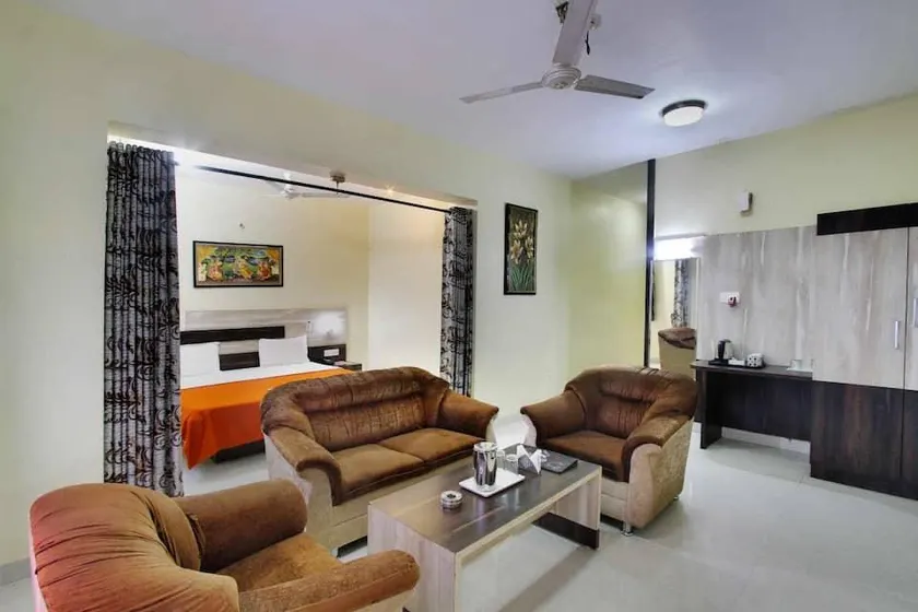 Hari Priya International - Image 1