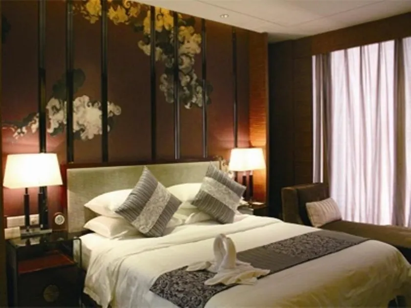 Ruixiang New Century Hotel - Image 1