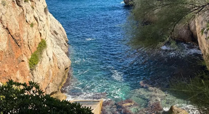 Villa Cliff - Image 1