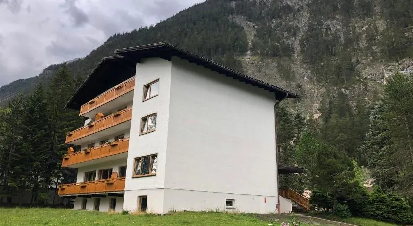 Karwendel-Lodge - Image 1