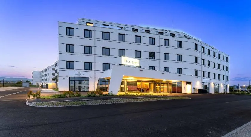 PLAZA Residence Wiener Neustadt - Image 1
