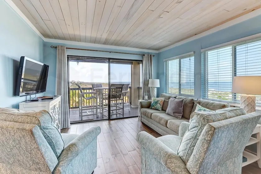 Condo w Salt Water Pool - Image 1