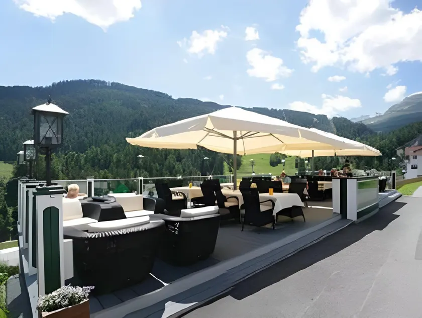 Hotel Jennys Schlössl - Image 1