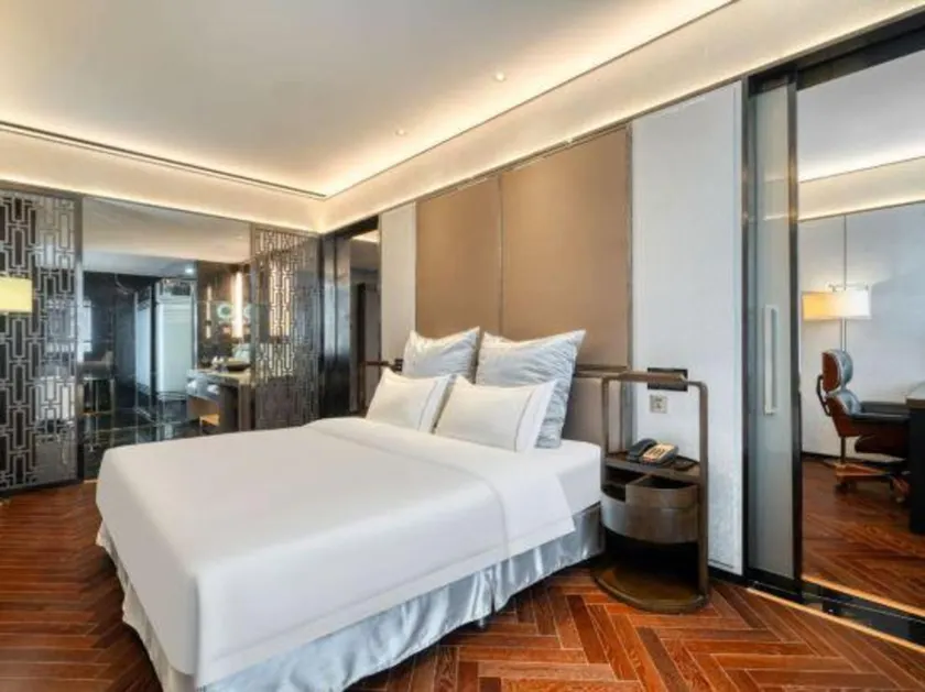 FEELING HOTEL - Image 1