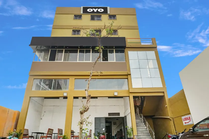 Hotel O Stay Inn - Image 1